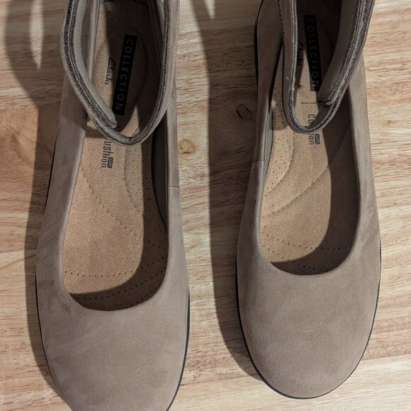 Clarks Women's Tan Leather Ballet Flats with Ankle Strap-Size 8.5 M - Picture 3 of 9